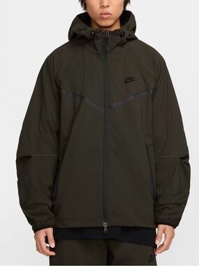 NWT $145 Nike Tech Men's Woven Jacket Loose Fit Medium Dark Olive Green